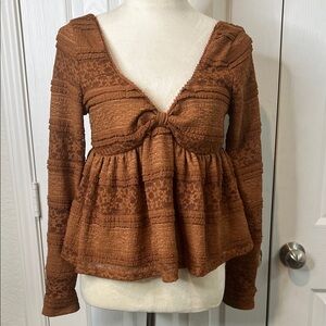 Francesca's Collections Sarah Long Sleeve Knit Top Size M